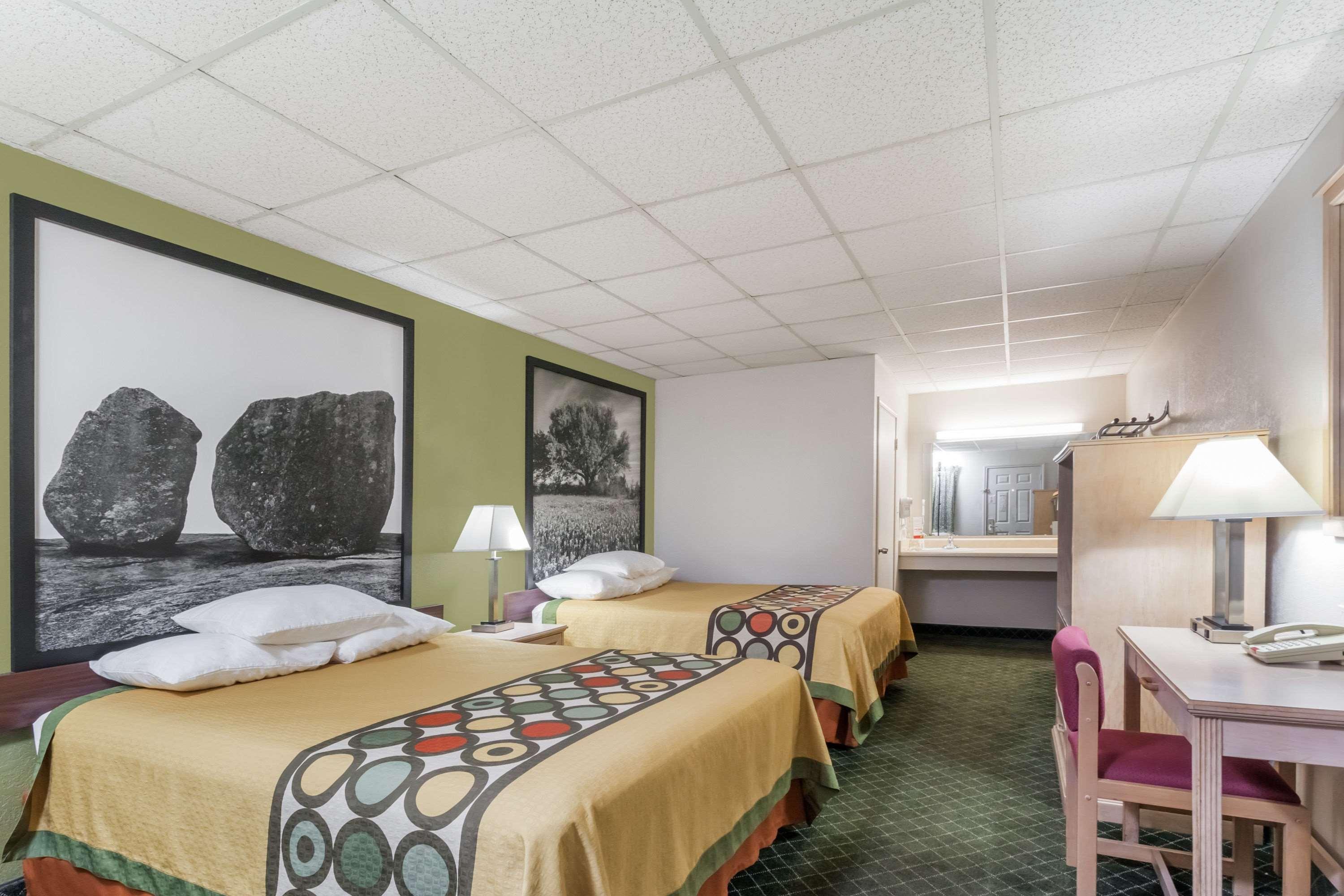 Super 8 By Wyndham Fredericksburg Otel Dış mekan fotoğraf