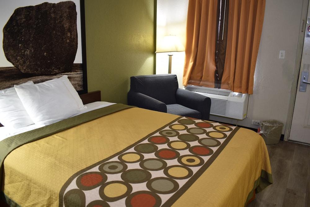 Super 8 By Wyndham Fredericksburg Otel Dış mekan fotoğraf