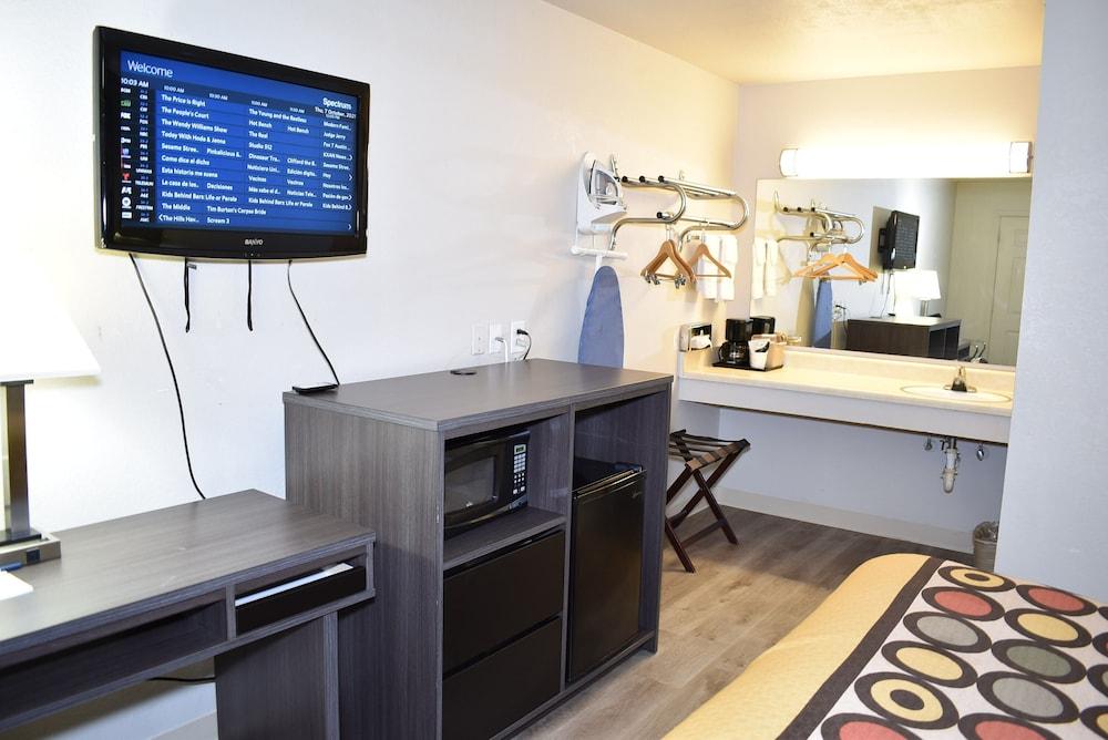 Super 8 By Wyndham Fredericksburg Otel Dış mekan fotoğraf